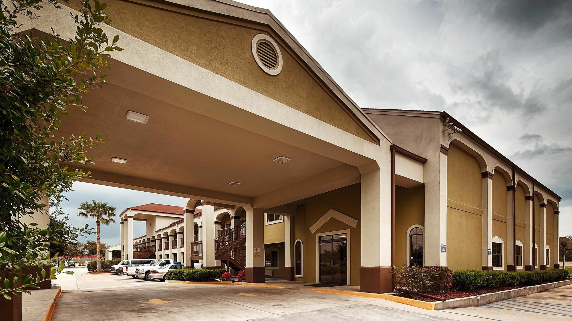 Best Western La Place Inn Exterior photo
